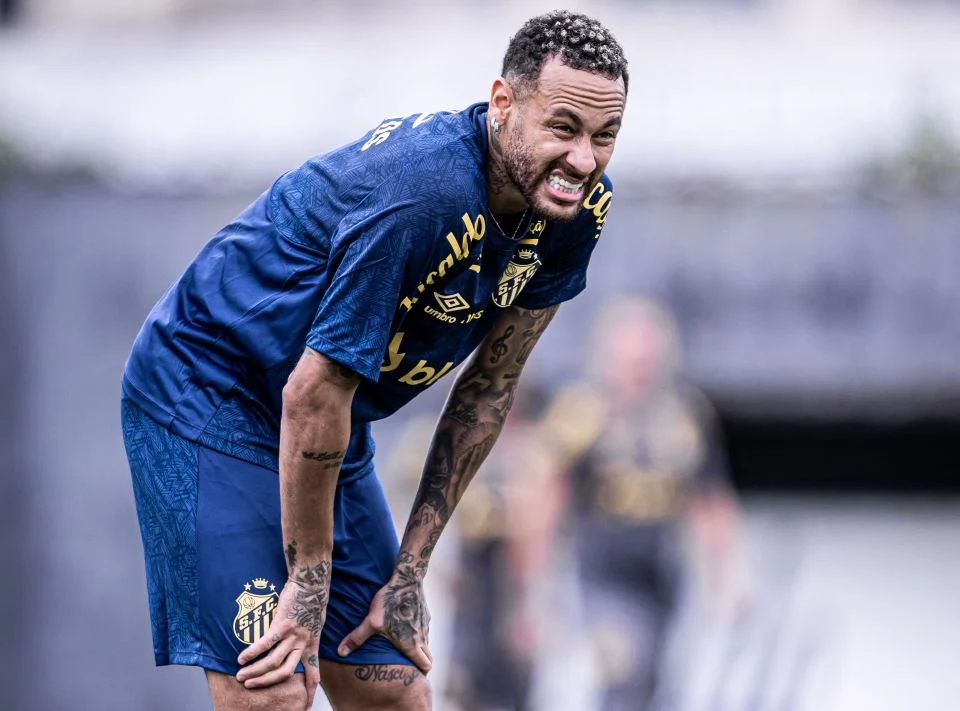 Neymar naik helikopter hadiri latihan Santos