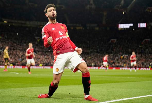 Hatrik Fernandes pacu United suku akhir Liga Europa Hatrik Fernandes pacu United suku akhir Liga Europa