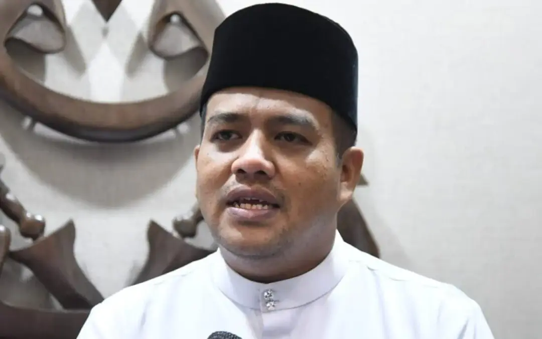 Tunjuk slip RM10 juta masuk akaun Akmal, cabar Pemuda Umno