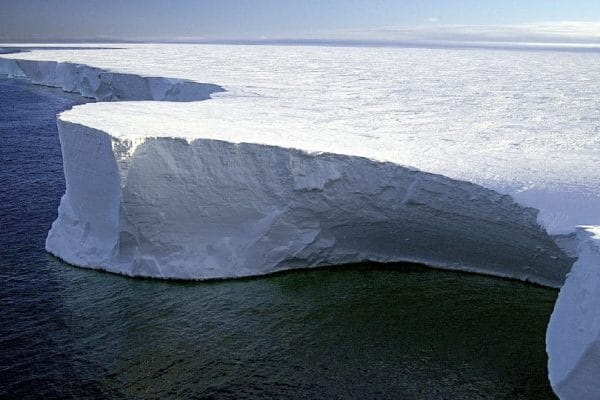 Arus laut paling deras akan perlahan dengan pencairan lapisan ais Antartika