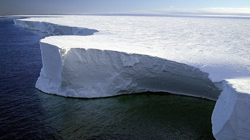 Arus laut paling deras akan perlahan dengan pencairan lapisan ais Antartika